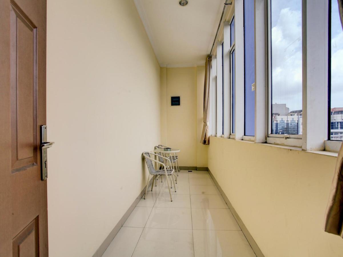 Oyo 90141 3A Syariah Hotel Jakarta Exterior photo