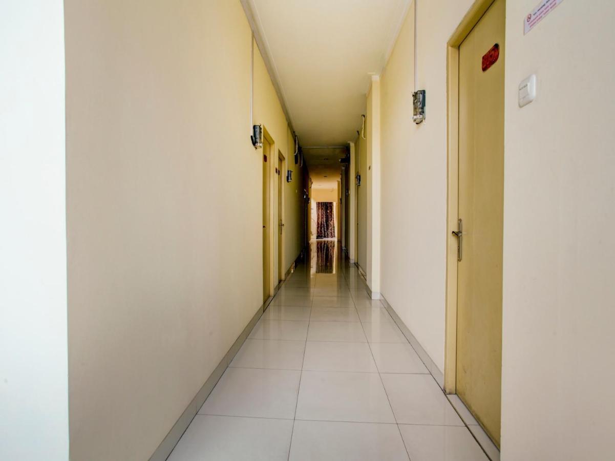 Oyo 90141 3A Syariah Hotel Jakarta Exterior photo