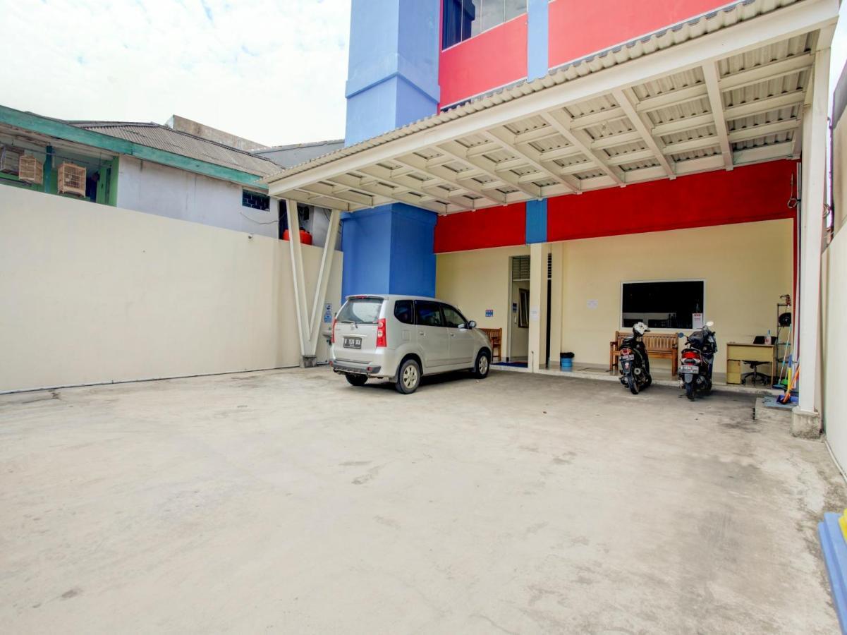 Oyo 90141 3A Syariah Hotel Jakarta Exterior photo