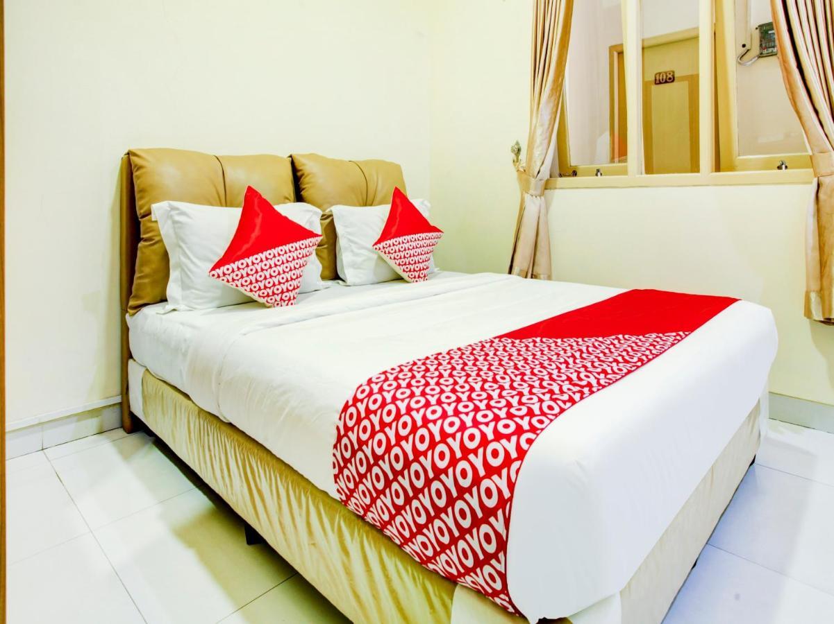 Oyo 90141 3A Syariah Hotel Jakarta Exterior photo